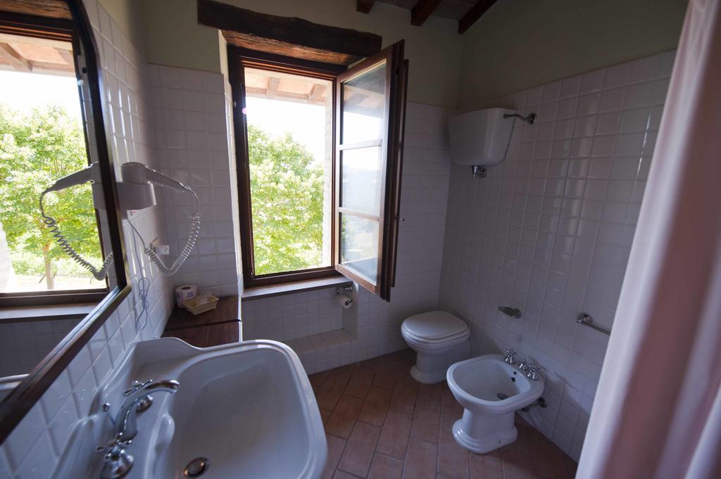 Agriturismo Tenuta Di Biscina Cameră foto